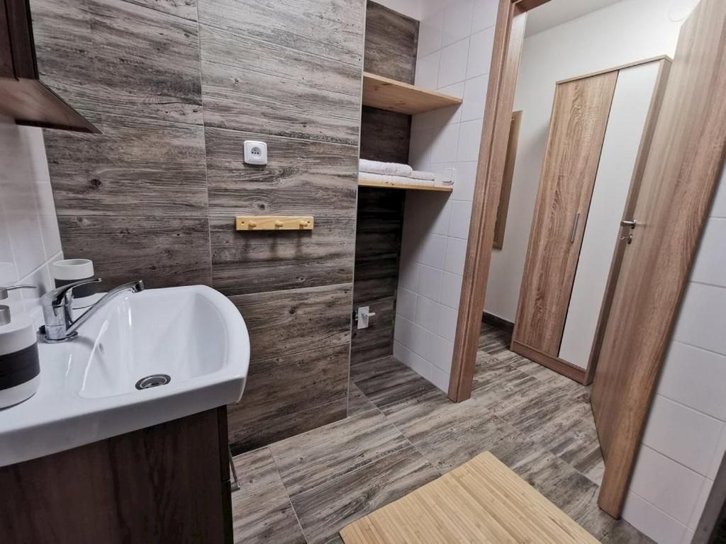 Apartmany Nova Duha Vavrinec מראה חיצוני תמונה